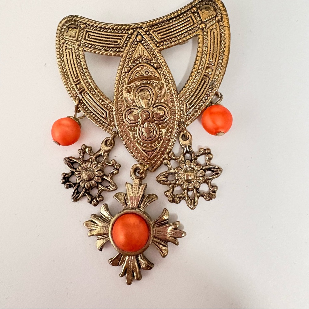 Vintage Victorian style hard to find Gold tone and Orange Brooch